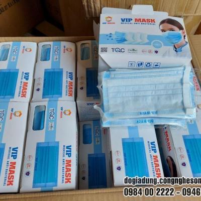 Khẩu trang y tế Vip Mask 4 lớp kháng khuẩn (50 cái/hộp)