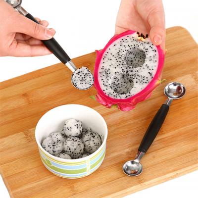 Muỗng múc kem, trái cây viên tròn